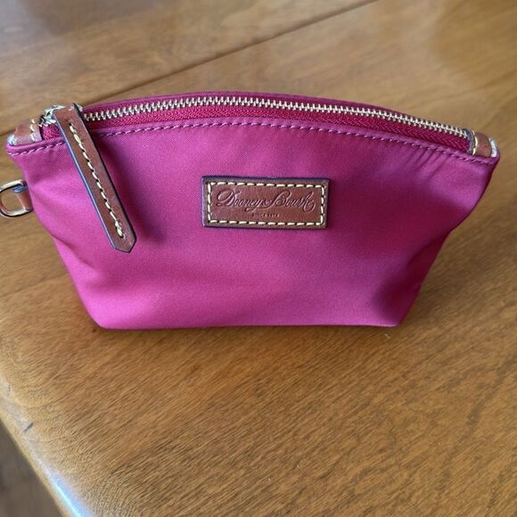 Dooney & Bourke mini Wayfare nylon clutch - Picture 1 of 6